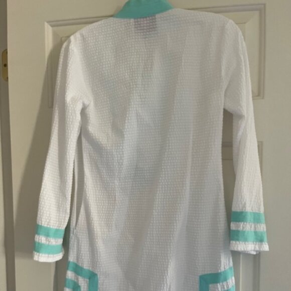 Woman's Coverup - Picture 3 of 4